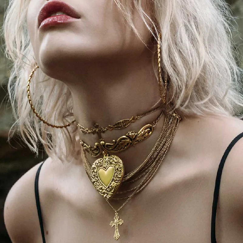 18K Gold Necklaces-LOVE STRUCK. Ornate Heart Choker - Gold