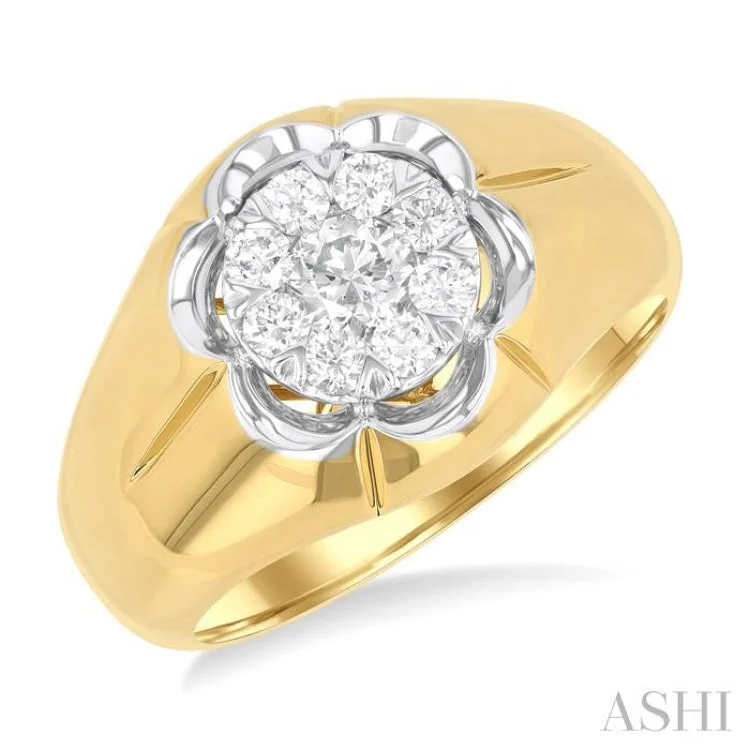 Vintage Custom Wedding Rings-3/4 ctw Floral Center Lovebright Round Cut Diamond Men's Ring in 14K Yellow and White Gold